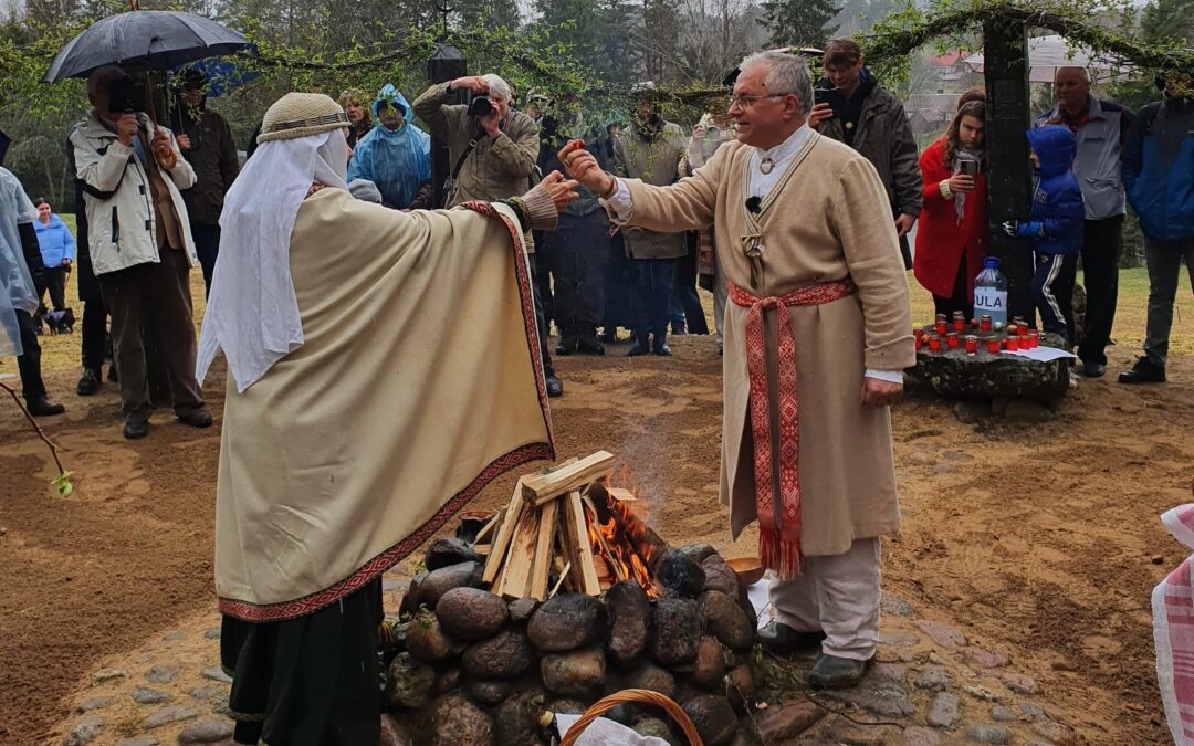 Romuvos bendruomenės atstovai sveikino Lietuvą
