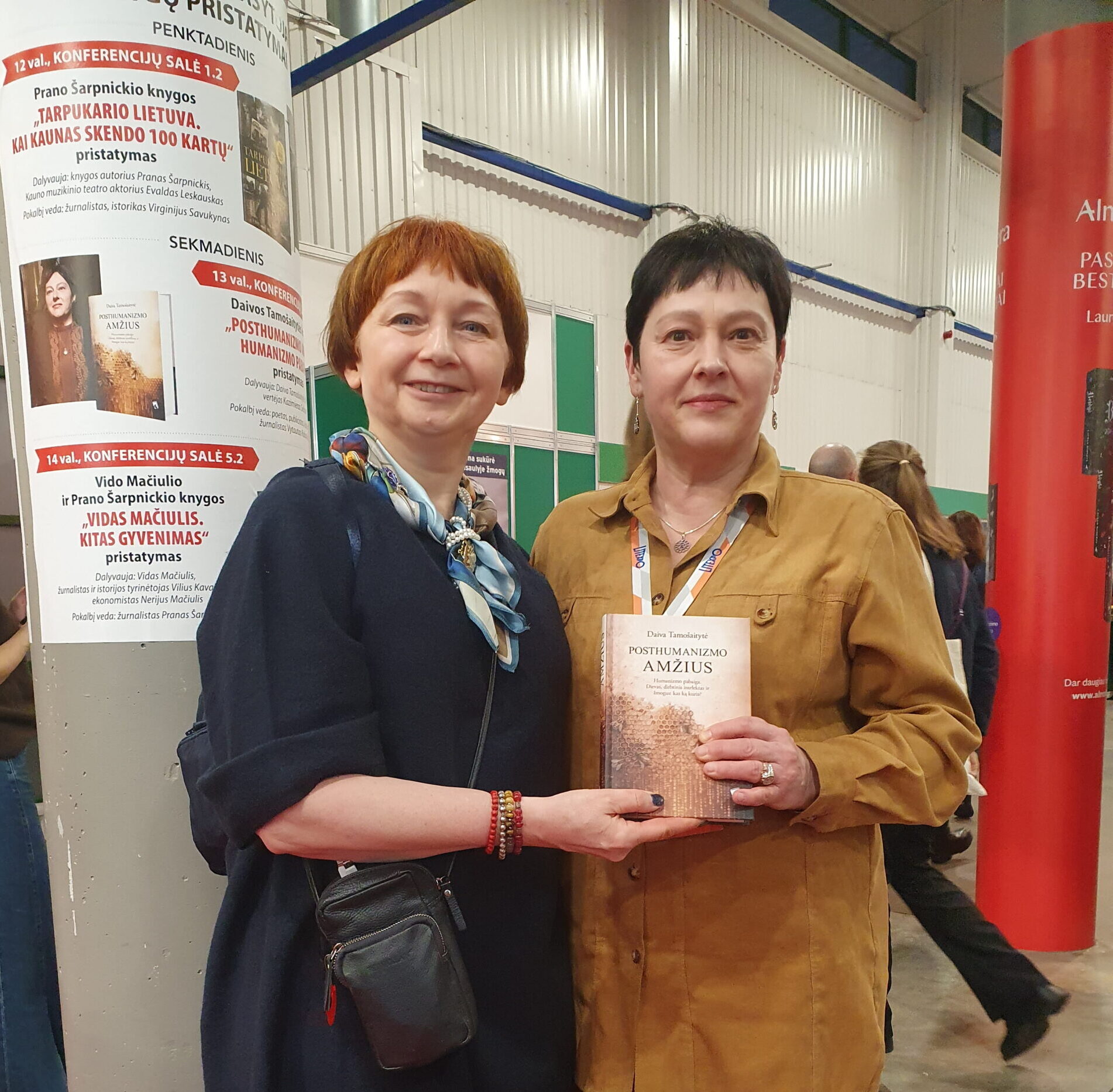 Lina Garnytė kalbina Daivą Tamošaitytę Vilniaus knygų mugėje